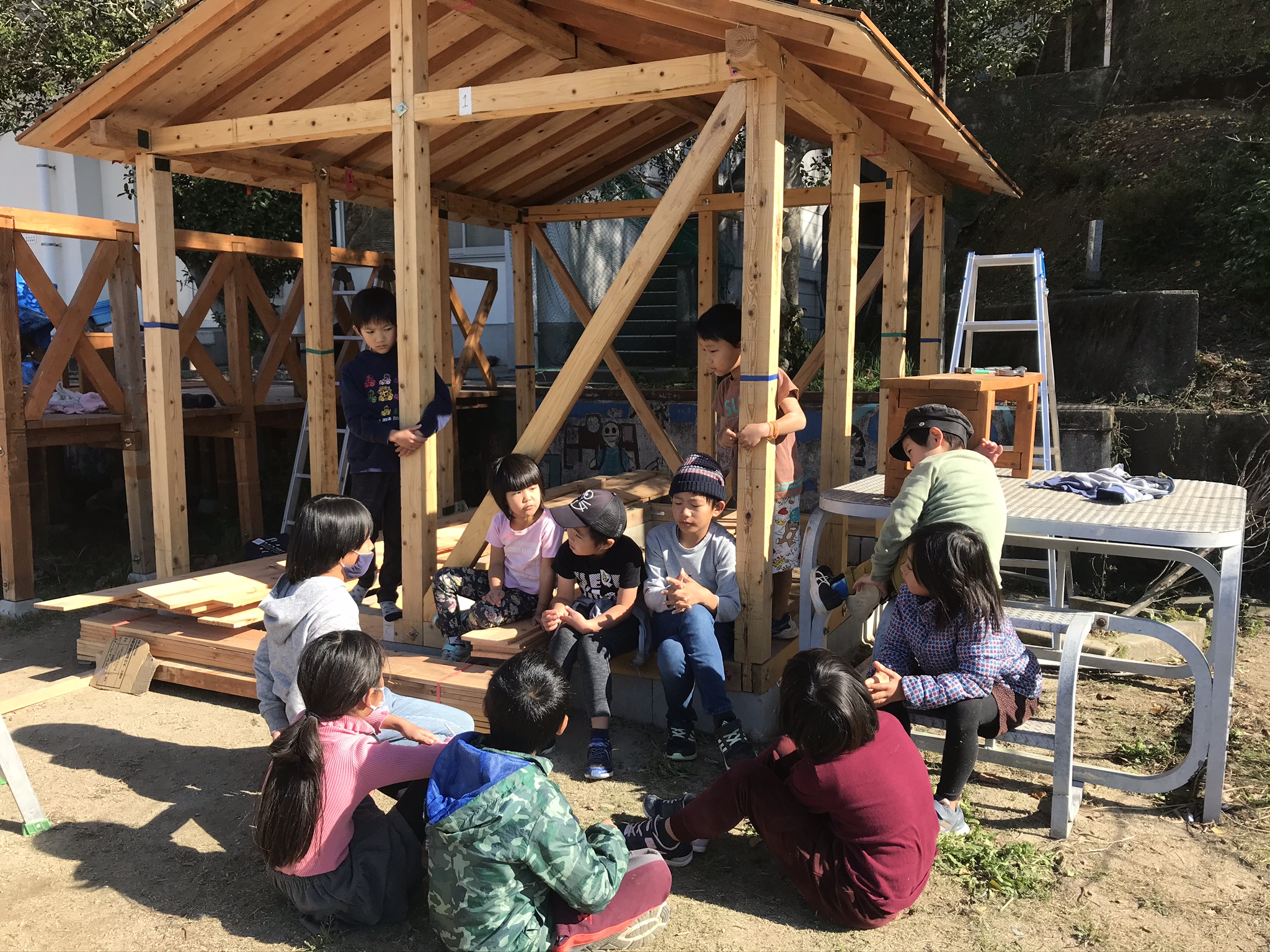 学校の様子 学校法人きのくに子どもの村学園 ながさき東そのぎ子どもの村小学校